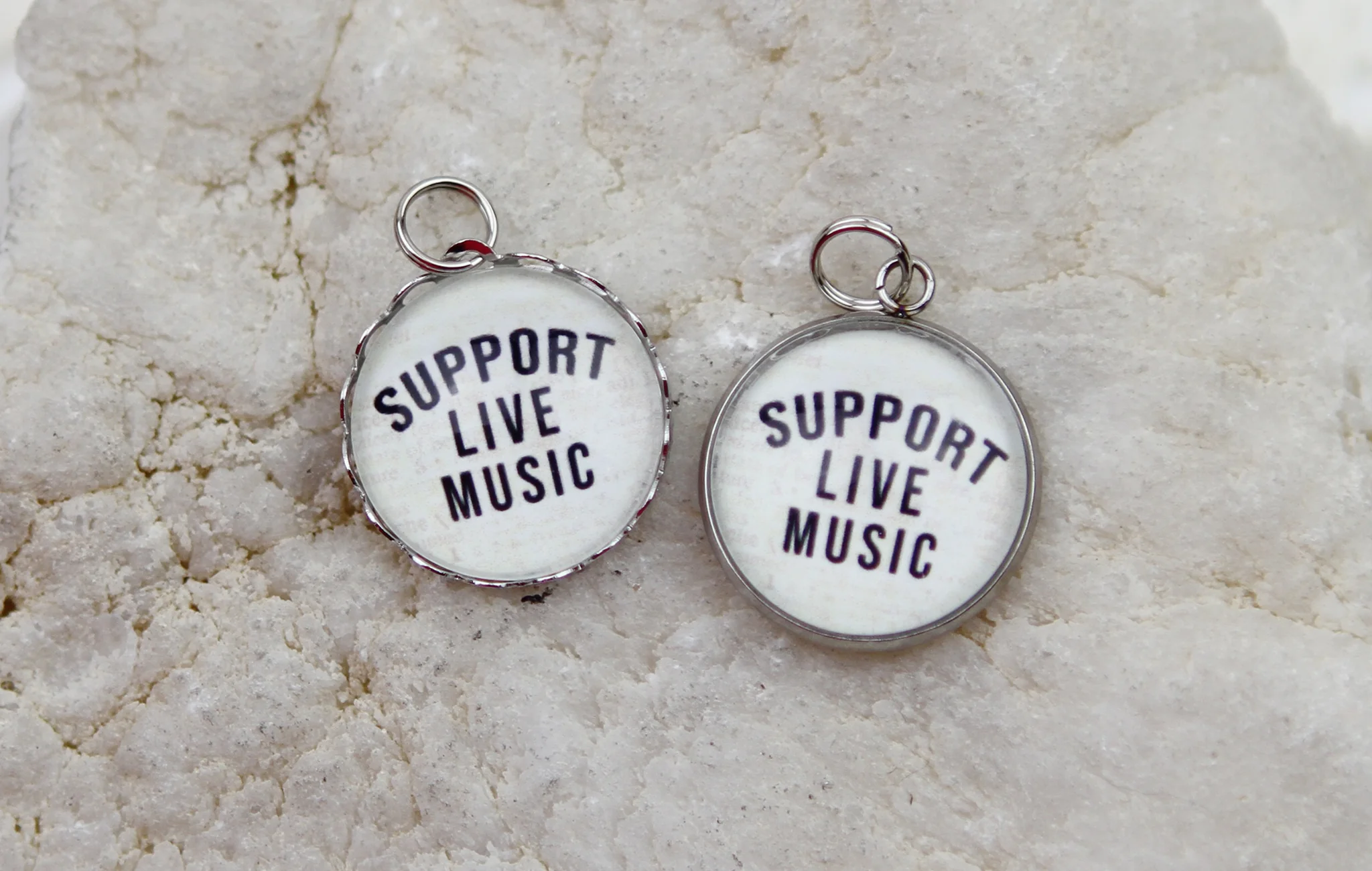 Support Live Music Bubble Charm - Image 3