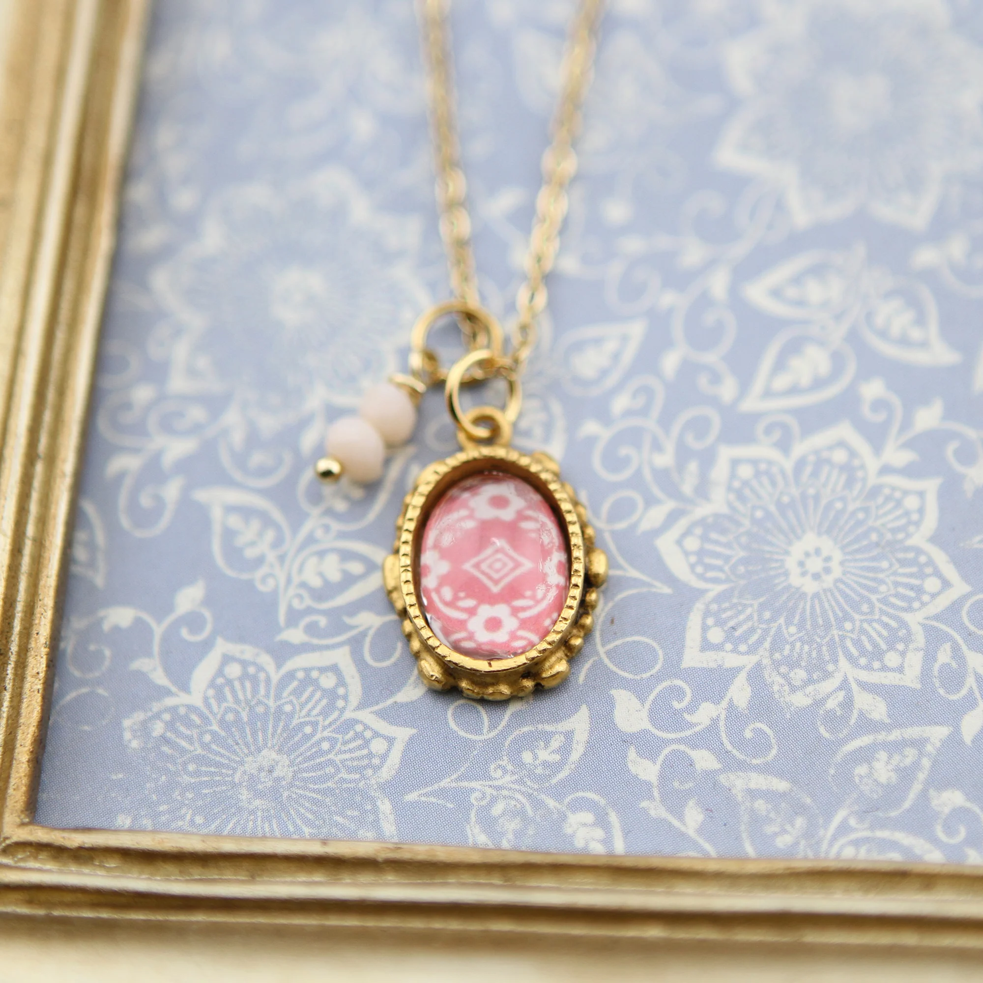 Vintage Wallpaper Pink Ornate Oval Gold Necklace - Image 2