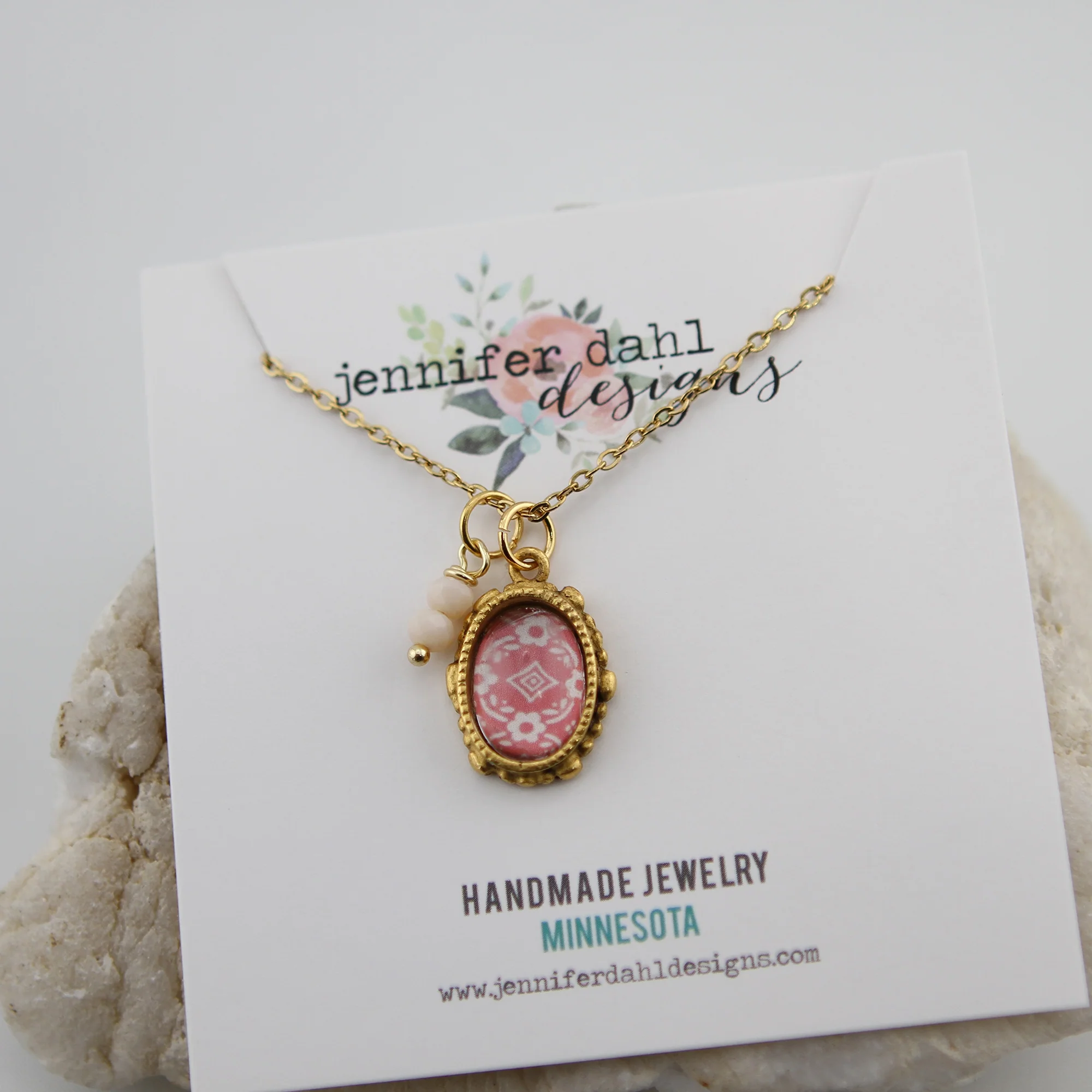 Vintage Wallpaper Pink Ornate Oval Gold Necklace - Image 3